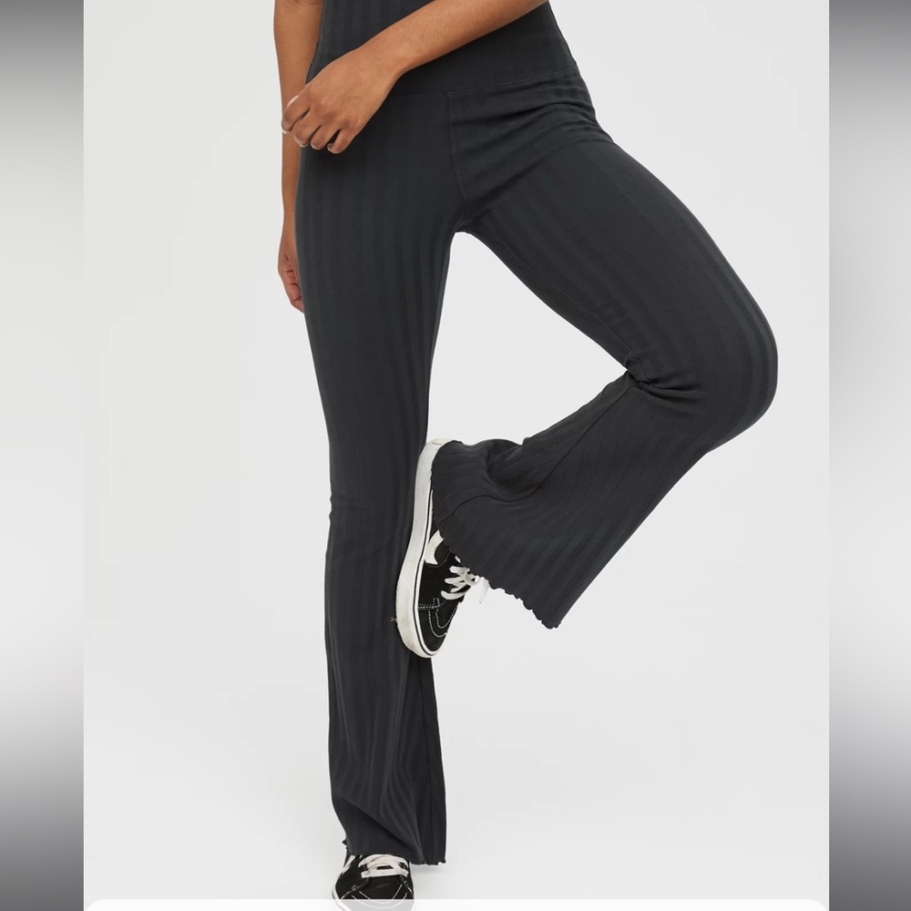 Offline by Aerie OG Groove Flare Leggings